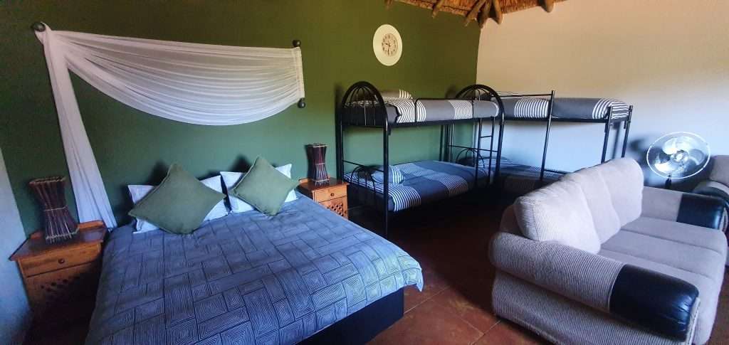 Chalets at a Game Lodge for family or romantic getaway close to Parys