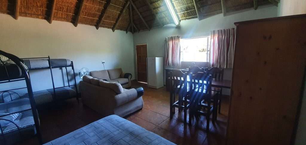 Chalets at a Game Lodge for family or romantic getaway close to Parys