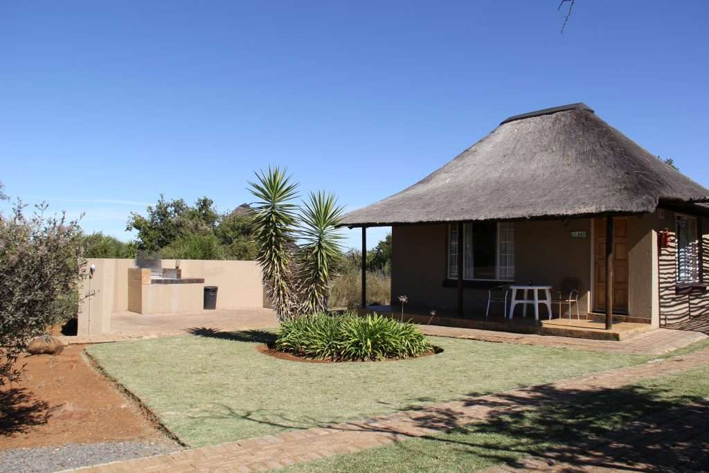 Chalets at a Game Lodge for family or romantic getaway close to Parys