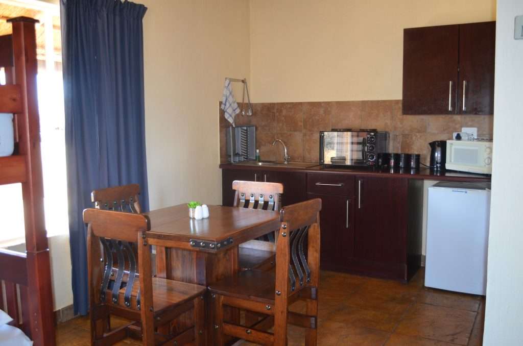 Chalets at a Game Lodge for family or romantic getaway close to Parys