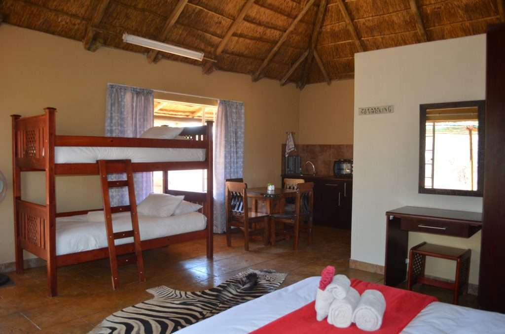 Chalets at a Game Lodge for family or romantic getaway close to Parys