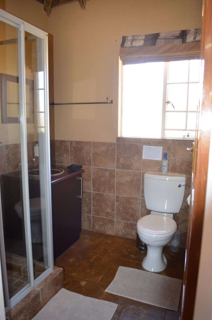 Chalets at a Game Lodge for family or romantic getaway close to Parys