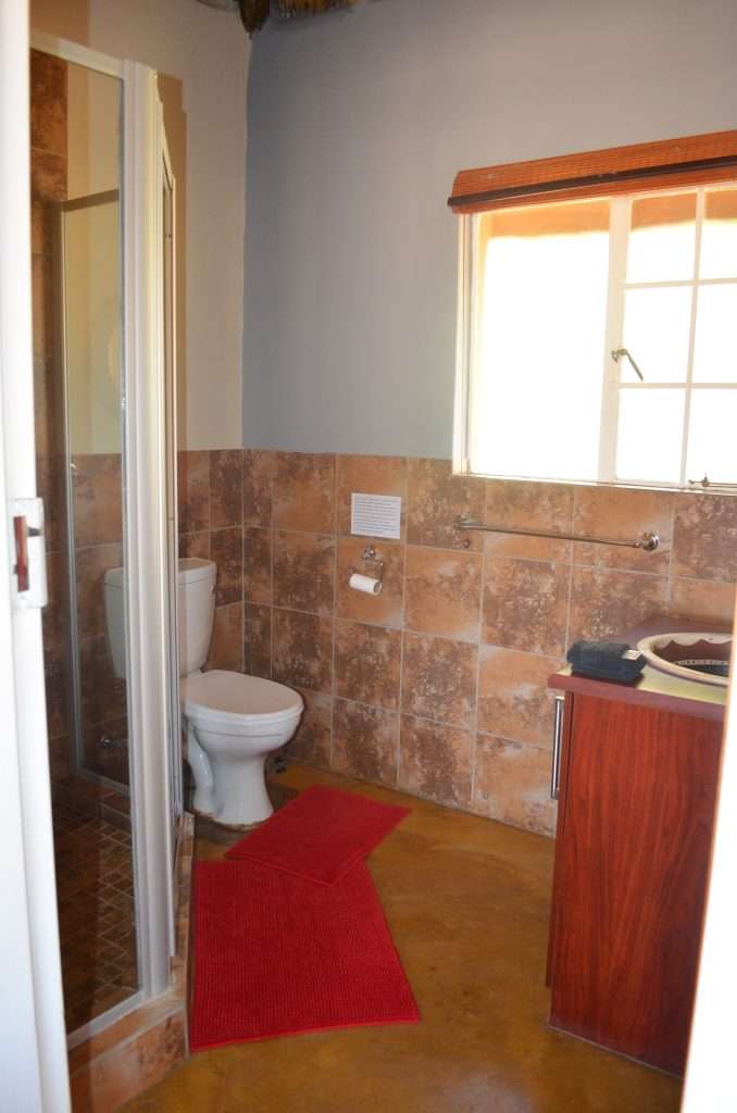 Chalets at a Game Lodge for family or romantic getaway close to Parys